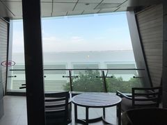 -上海滴水湖皇冠假日酒店