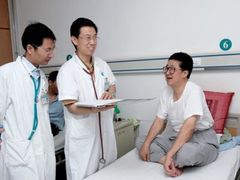 高传玉主任在查房-河南省人民医院(院本部)