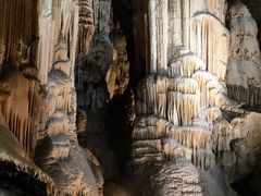 -波斯托伊纳溶洞