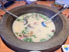 -咕嘟草帽鱼·牛奶一样的鲜鱼汤(天鹅湖万达广场店)