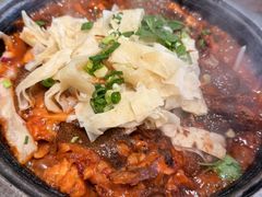 招牌石锅碟鱼头-九號院子海鲜烧烤