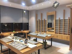 -无界眼镜MaxLess(滨江星光大道店)