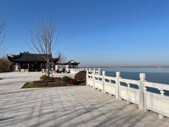 -上海滴水湖皇冠假日酒店