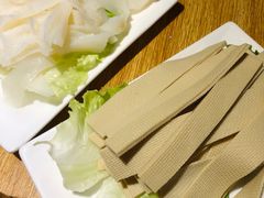-茸梅路右拐龙虾-农家菜(松江店)