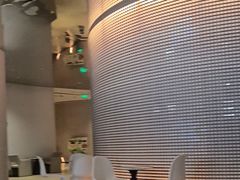 -涨巢·潮玩水疗局