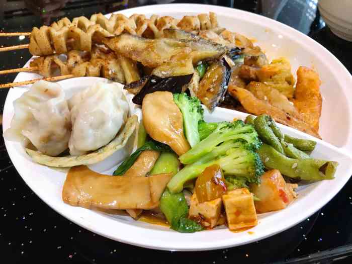 莲海素食(万城店)-"从初中开始就经常晚上去莲海素食……环境.