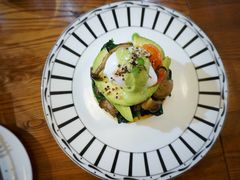 牛油果菠菜水波蛋松饼-AFS Cafe & Canteen(闽江二路店)