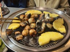 -围炉肉舍丹东海鲜烤肉·烤活鳗(步行街店)