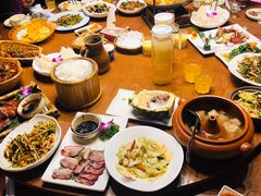 -老滇山寨•云南特色菜•地方菜•民族风情歌舞表演(金碧店)