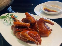脆皮香烧乳鸽-北京四季酒店·采逸轩