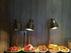 -西安大雁塔科技大学地铁站亚朵酒店