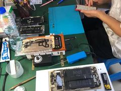 -鸿准通信科技·忠诚手机电脑维修中心(三林店)