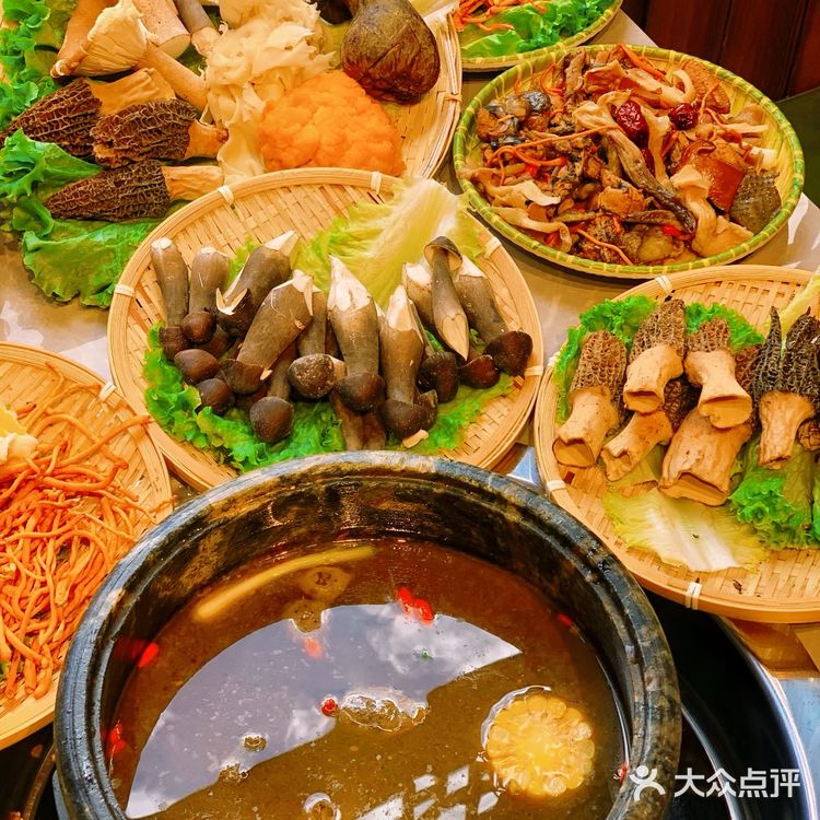 丽江必吃榜TOP1为了这锅鸡汤,我改签了机票