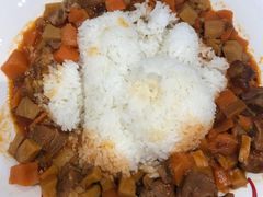 红烩牛肉饭-嘉和一品(长江道店)