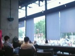 -星巴克(洛阳中州路王府井店)