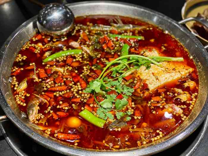 小饕荟雅安贡椒鱼鲜馆(广福桥店)-"属猫的人都是爱吃鱼摆摆.