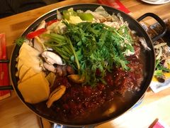 八爪鱼牛肉锅-东吉馆韩式餐厅(八经街总店)