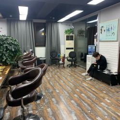 -镁连社·美联社