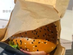 芝士安格斯厚牛堡-麦当劳(静安寺店)