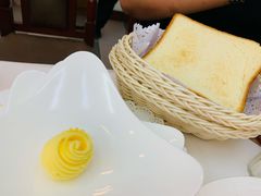 烤切片白面包-小白桦西餐厅