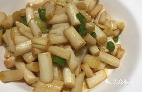 Stir-Fried Lotus Stem with Green Pepper
