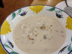 海鲜蘑菇汤-萨莉亚意式餐厅(南京环亚凯瑟琳广场店)