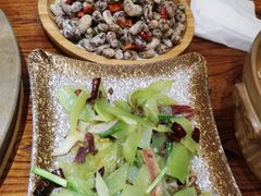 苦菜酥红豆-滇香肴·云南菜蒸汽石锅鱼(云南北路店)