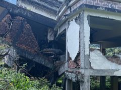 -四川汶川特大地震漩口中学遗址