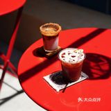 看多了日系韩系的咖啡店，铁手新店真的有让人眼前一亮