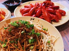 -巴厘龙虾·榜首油焖大虾(音乐学院·沿江酒馆店)