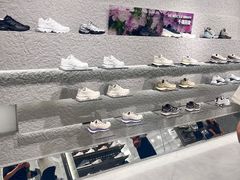 -SALOMON萨洛蒙(青岛海信店)