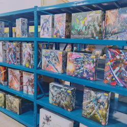 -逝水玩具折扣店