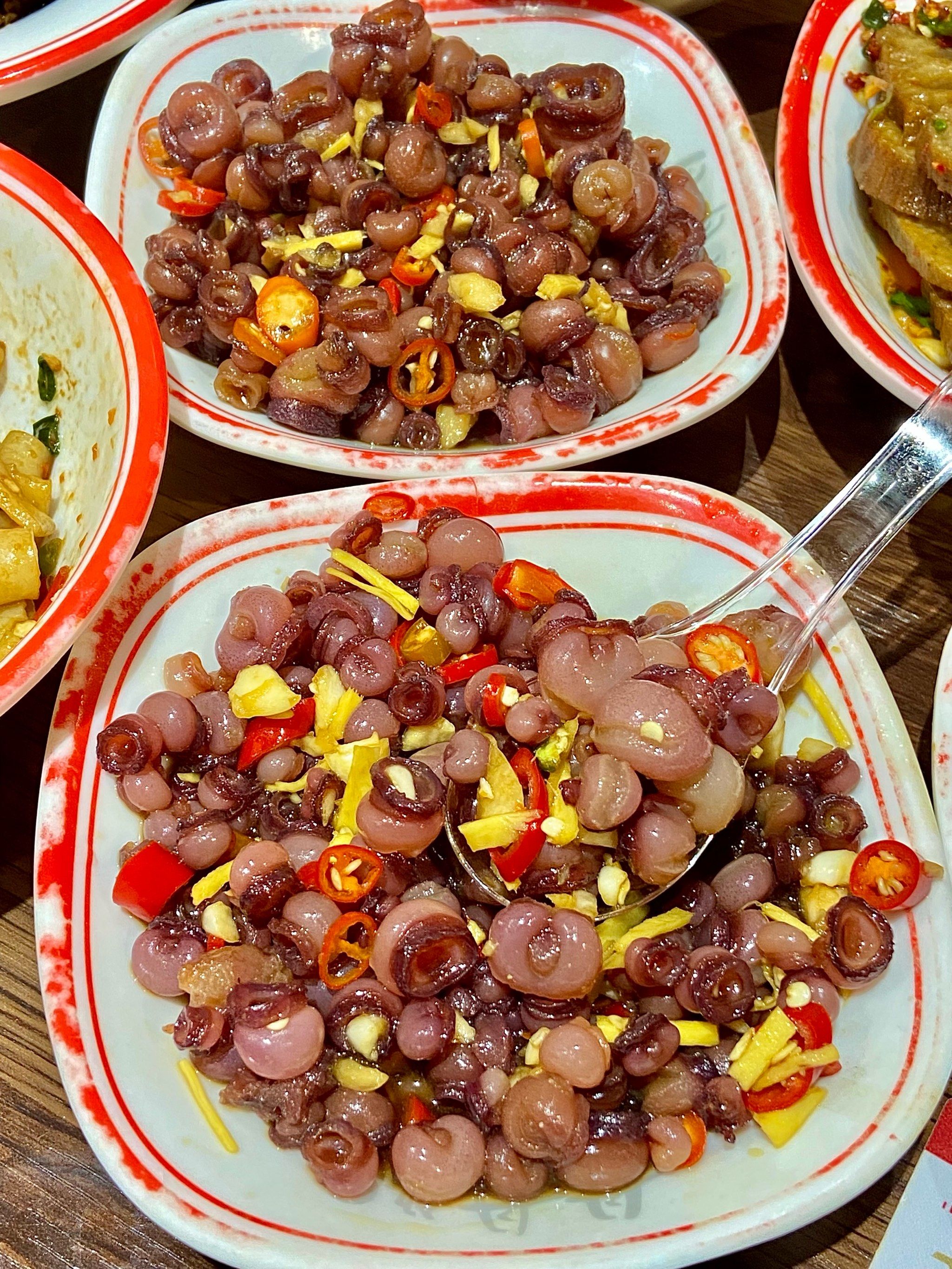 🍑桃子的清香加上紫苏的香味,真的一绝～热卤四合一,卤炒鸭头,卤藕