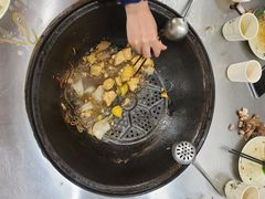 -粘豆包柴火铁锅炖