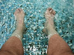 -涨巢·潮玩水疗局