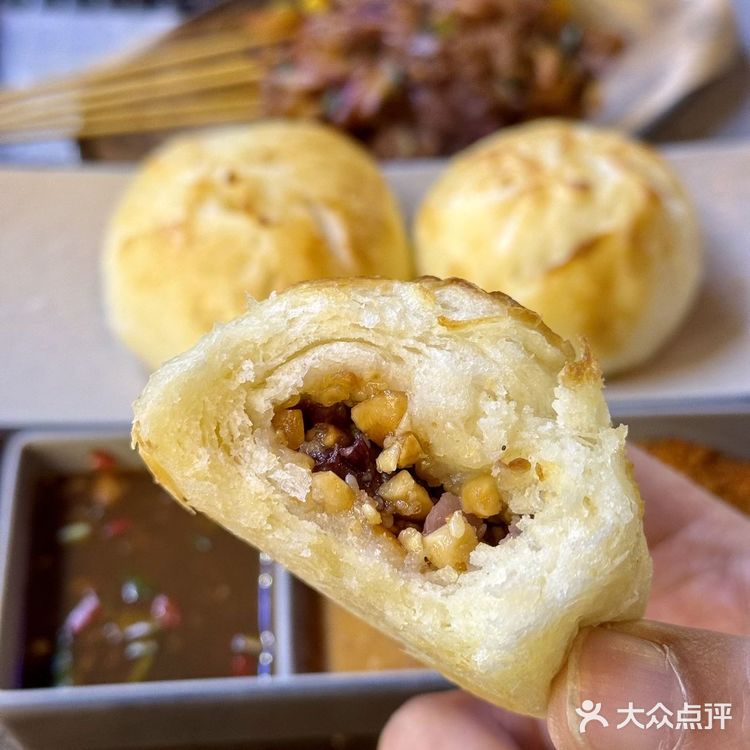 这家烧烤不愧是大理的排队王… 这家烧烤在大理真的毫无对手