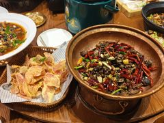 -老滇山寨•云南特色菜•地方菜•民族风情歌舞表演(金碧店)