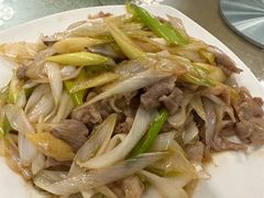 葱爆羊肉-那达慕蒙古风味酒楼