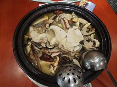 -菌之家·专业纯野生菌火锅·特色炒菌