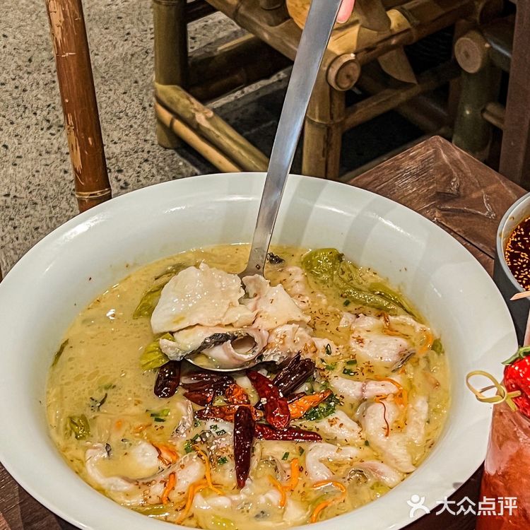 南京川菜❗️双拼水煮牛肉拌面🍜太好吃咯