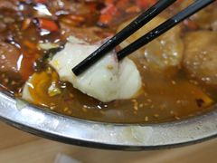 酸菜鱼加肥肠面筋泡-黑皮酸菜鱼(绣花巷店)