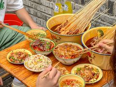 -拈签一笑黄牛肉辣卤串串