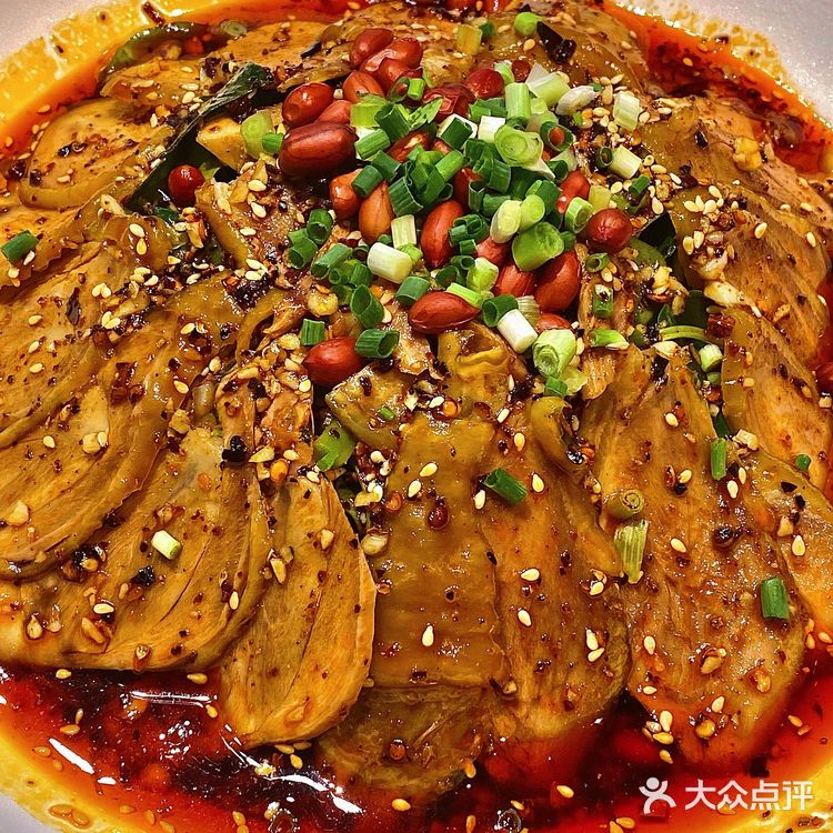 整整一桌20几份川菜这么便宜你敢信❓红油鸡片绝了[色]