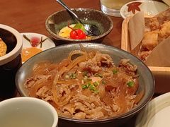 寿喜牛肉饭-8PINTS八品脱·日料·烧鸟·精酿小酒馆(莘庄店)
