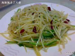 酸辣土豆丝-雪乡人家东北菜·铁锅炖一切(高斯路店)