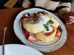 莓果奶油芝士舒芙蕾松饼-UPPER KITCHEN(延安路店)