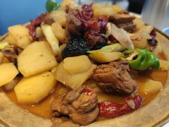 天山乌梅大盘鸡-疆遇·新新新新的新疆菜(万达店)