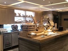 面包甜点陈列柜-北京希尔顿逸林酒店-逸轩西餐厅-自助餐厅