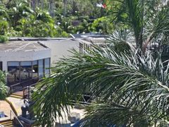 -三亚湾海居铂尔曼度假酒店