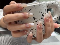 -芊屿芊浔美甲